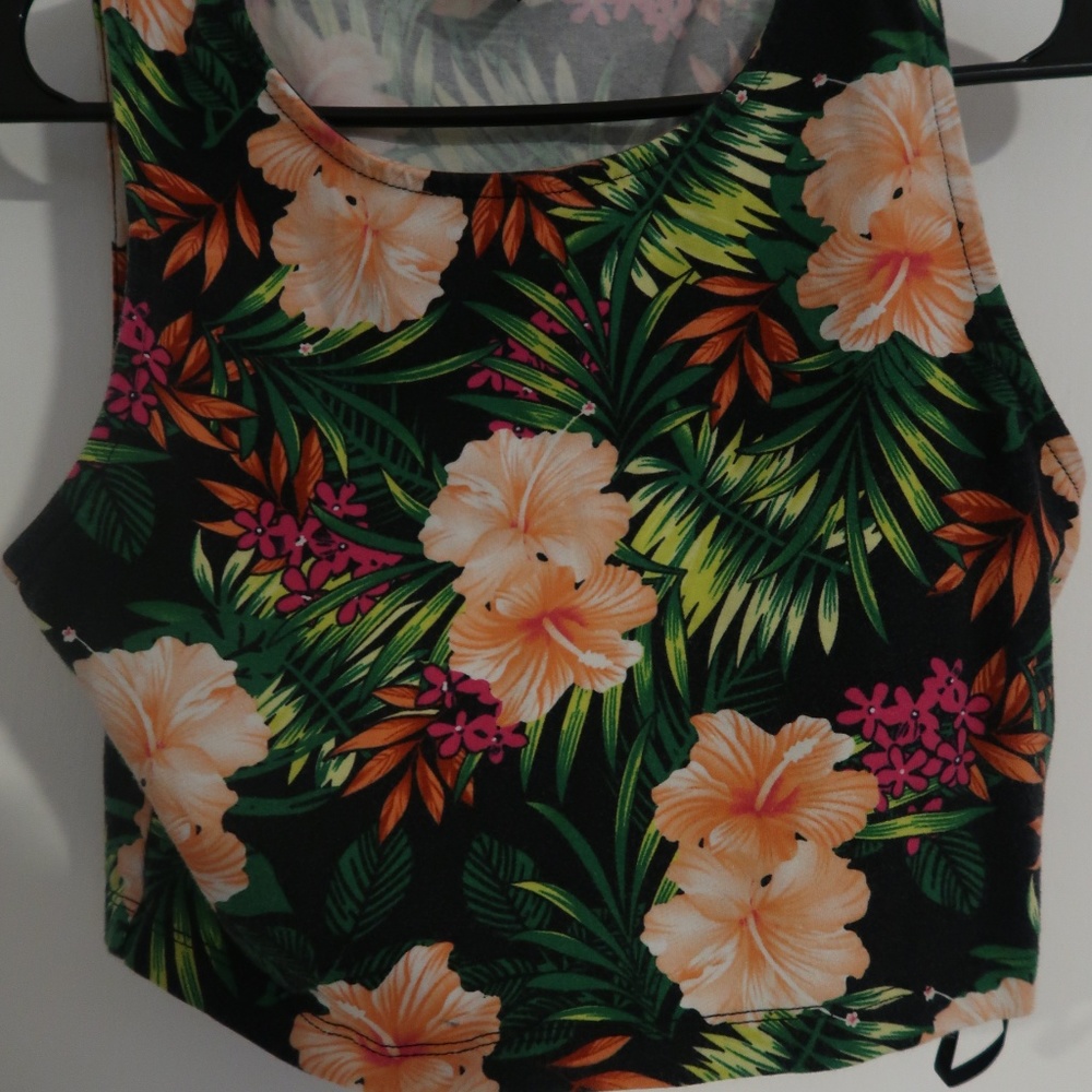 Forever 21 Hawaiian Floral Crop